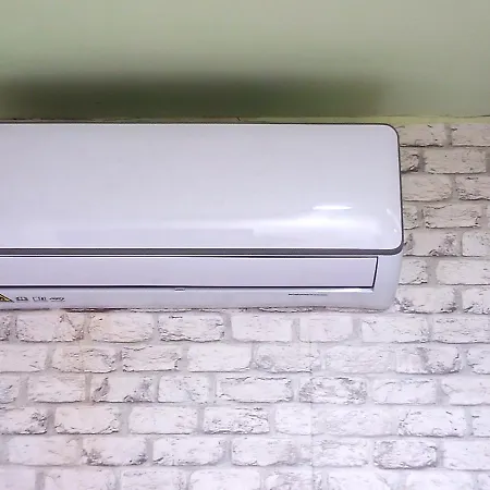 в центъра на *